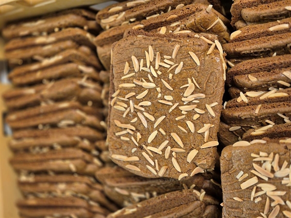 Speculaas brokken